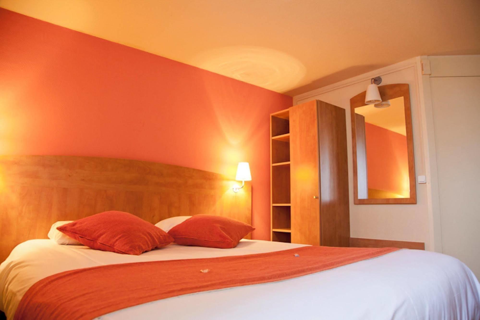 Kyriad Grenoble Sud - Seyssins Room photo